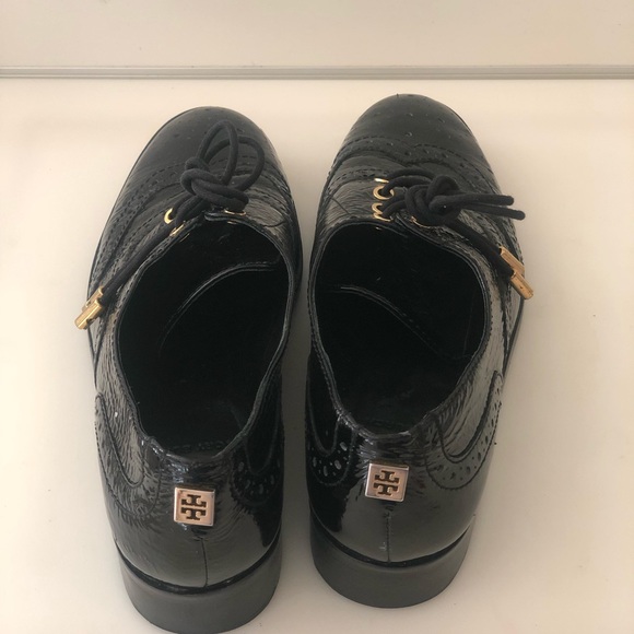 Tory Burch Lace Up Patent Leather Shoes - Picture 7 of 8
